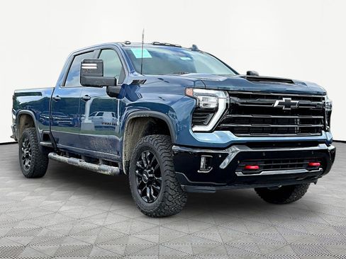 Used 2025 Chevrolet Silverado 3500 LTZ w/ Trail Boss Package AWD/4WD image 3