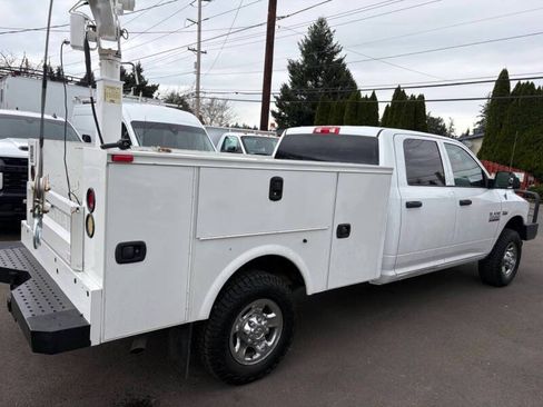 Used 2013 RAM 2500 Tradesman w/ Chrome Appearance Group AWD/4WD image 3