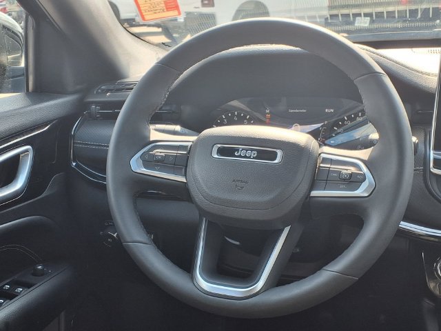 Used 2024 Jeep Compass Latitude w/ Convenience Group AWD/4WD image 23