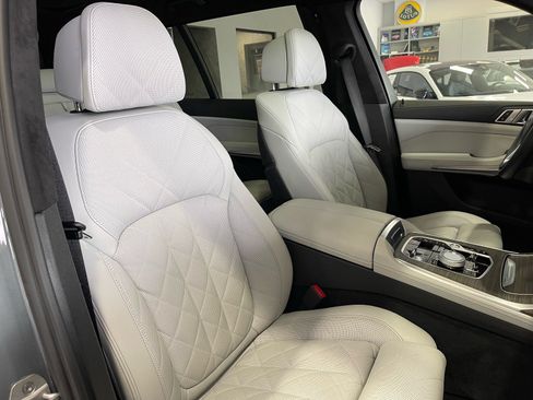 Used 2023 BMW X7 xDrive40i w/ Executive Package AWD/4WD image 46