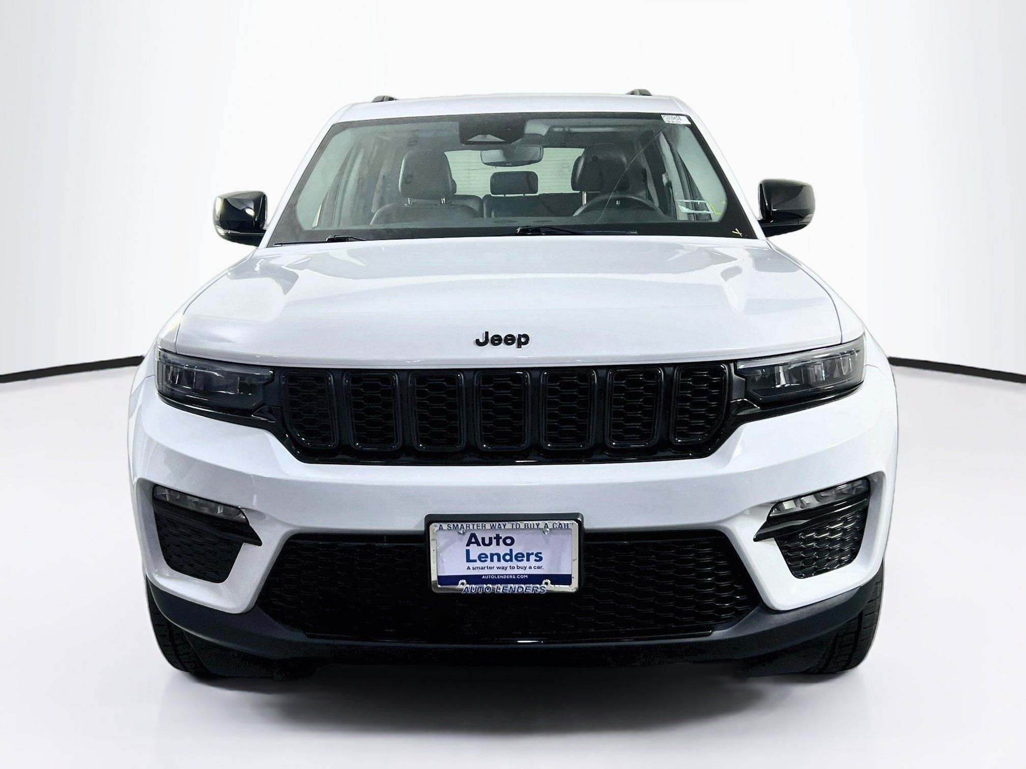 Used 2023 Jeep Grand Cherokee Limited w/ Black Appearance Package AWD/4WD image 2