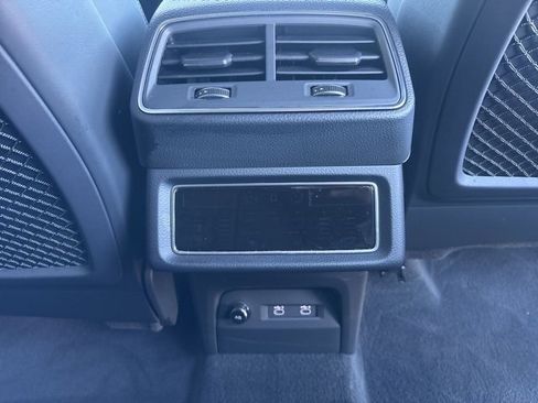 Used 2021 Audi e-tron Prestige w/ Prestige Package image 16