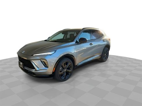 Certified 2025 Buick Envision Sport Touring image 4