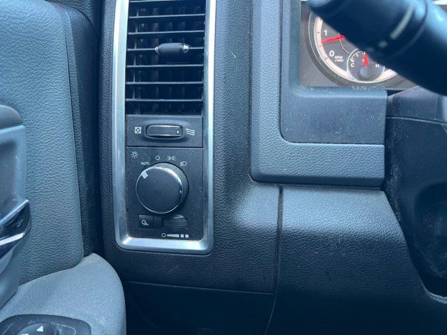 Used 2017 RAM 1500 Classic SLT AWD/4WD image 21