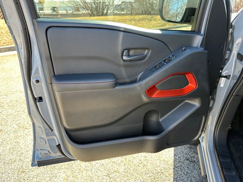 New 2026 Nissan Frontier Pro-X w/ Pro-X Convenience Package image 10