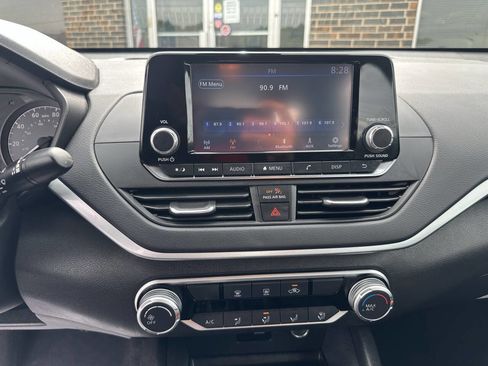 Used 2023 Nissan Altima 2.5 S FWD image 18