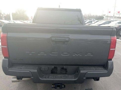 Used 2025 Toyota Tacoma TRD Off-Road image 7