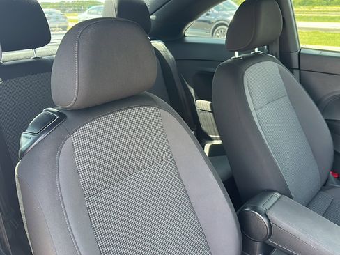 Used 2019 Volkswagen Beetle 2.0T S image 21
