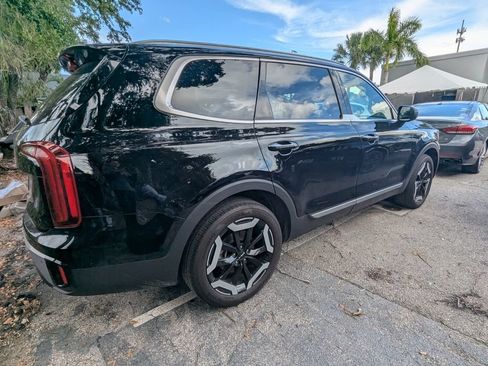 Used 2024 Kia Telluride S w/ S Sunroof Package FWD image 6