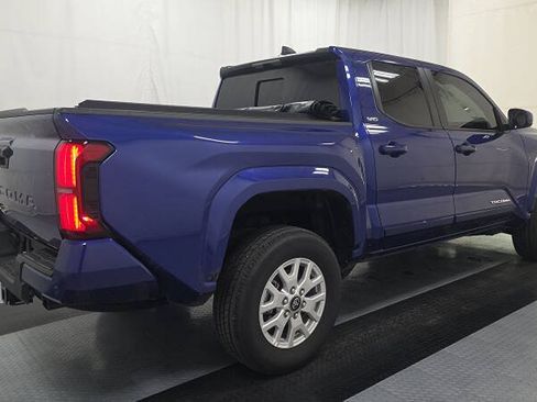 Used 2025 Toyota Tacoma SR5 AWD/4WD image 2