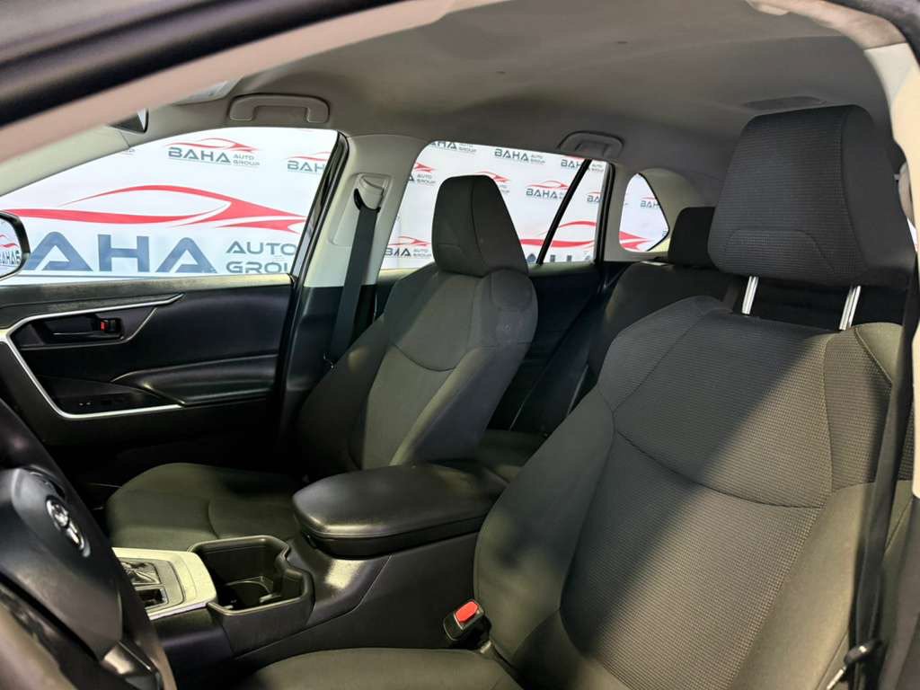 Used 2022 Toyota RAV4 LE FWD image 28