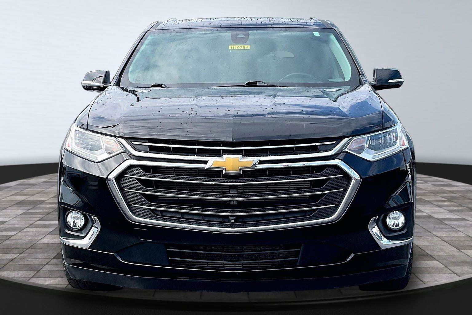 Used 2020 Chevrolet Traverse Premier FWD image 2