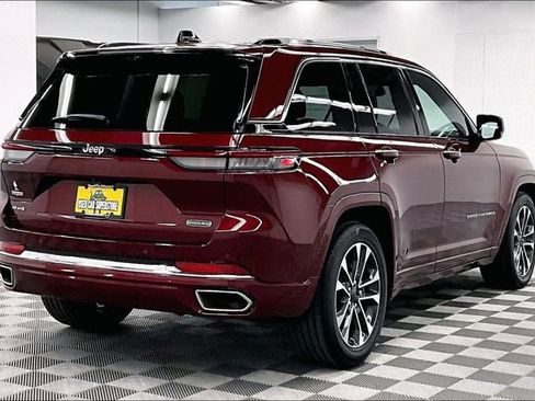 Used 2024 Jeep Grand Cherokee Overland w/ Luxury Tech Group IV image 13