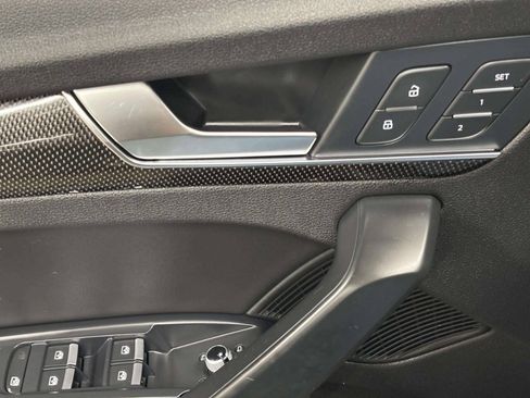Used 2018 Audi SQ5 Prestige AWD/4WD image 30
