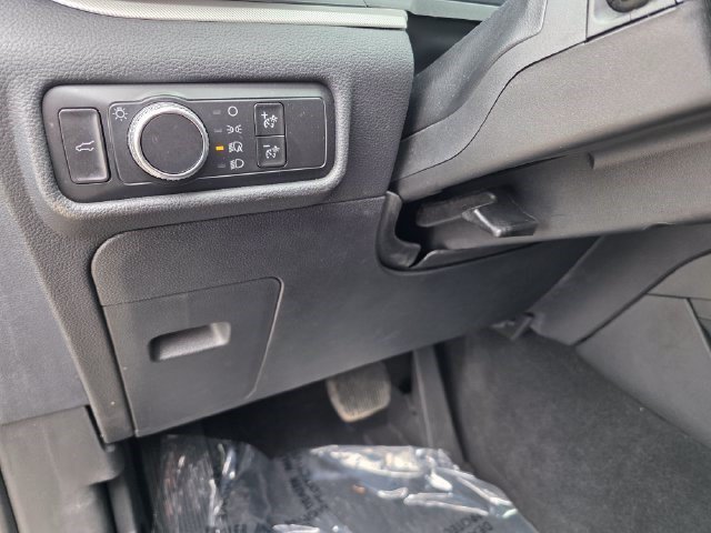 Used 2020 Ford Explorer XLT w/ Comfort Package AWD/4WD image 25