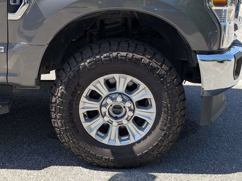Certified 2022 Ford F250 XLT w/ XLT Value Package AWD/4WD image 5