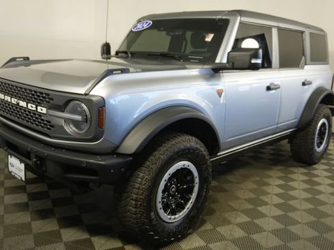 Certified 2024 Ford Bronco Badlands image 7