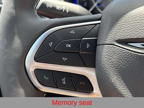 New 2027 Chrysler Pacifica Select AWD/4WD image 21