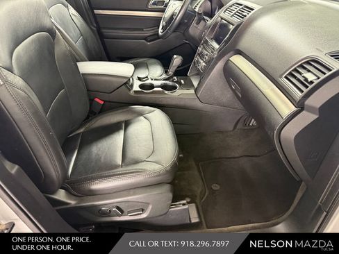 Used 2018 Ford Explorer XLT w/ Equipment Group 202A AWD/4WD image 50