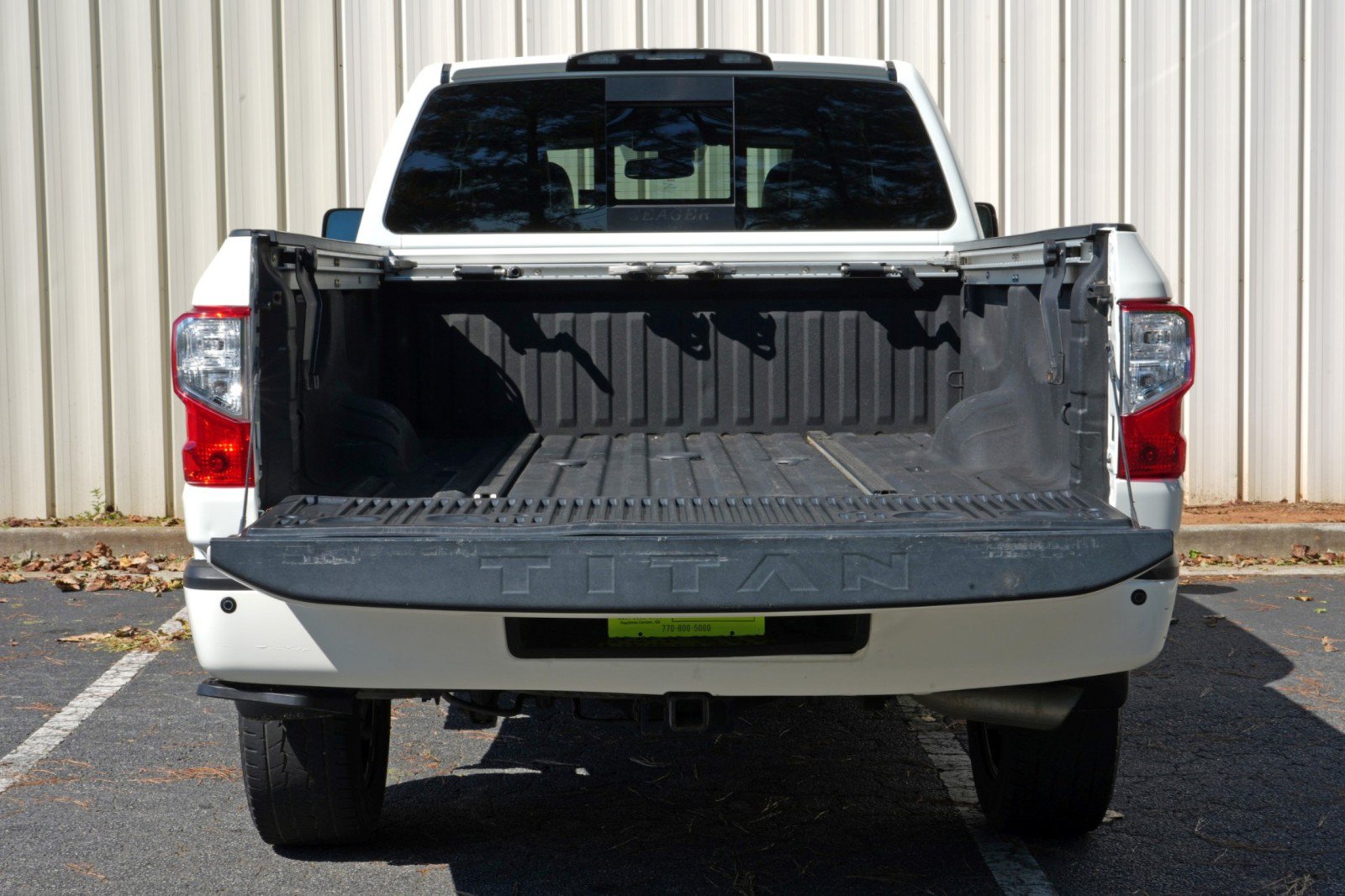 Used 2018 Nissan Titan SL w/ Midnight Edition AWD/4WD image 9