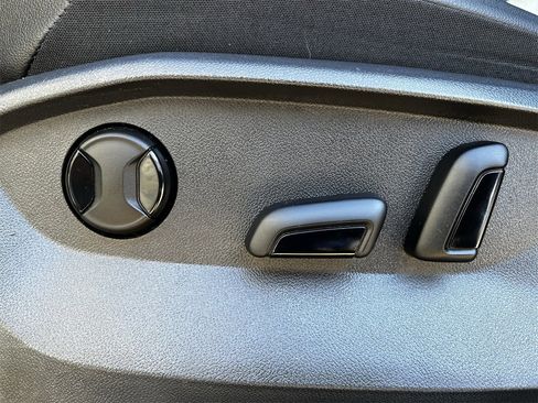 Used 2022 Volkswagen Tiguan SE R-Line image 25