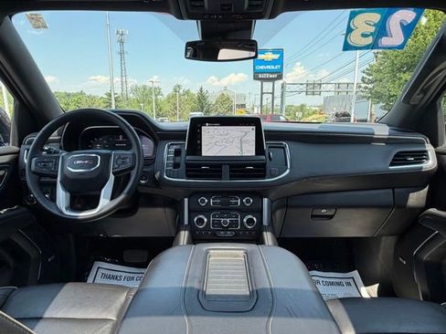 Certified 2023 GMC Yukon SLT w/ SLT Premium Package AWD/4WD image 4