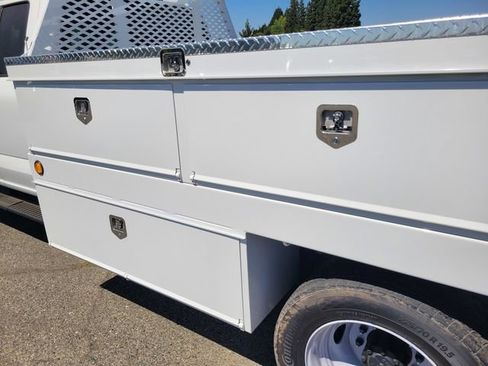 New 2025 Ford F550 4x4 SuperCab Super Duty image 16