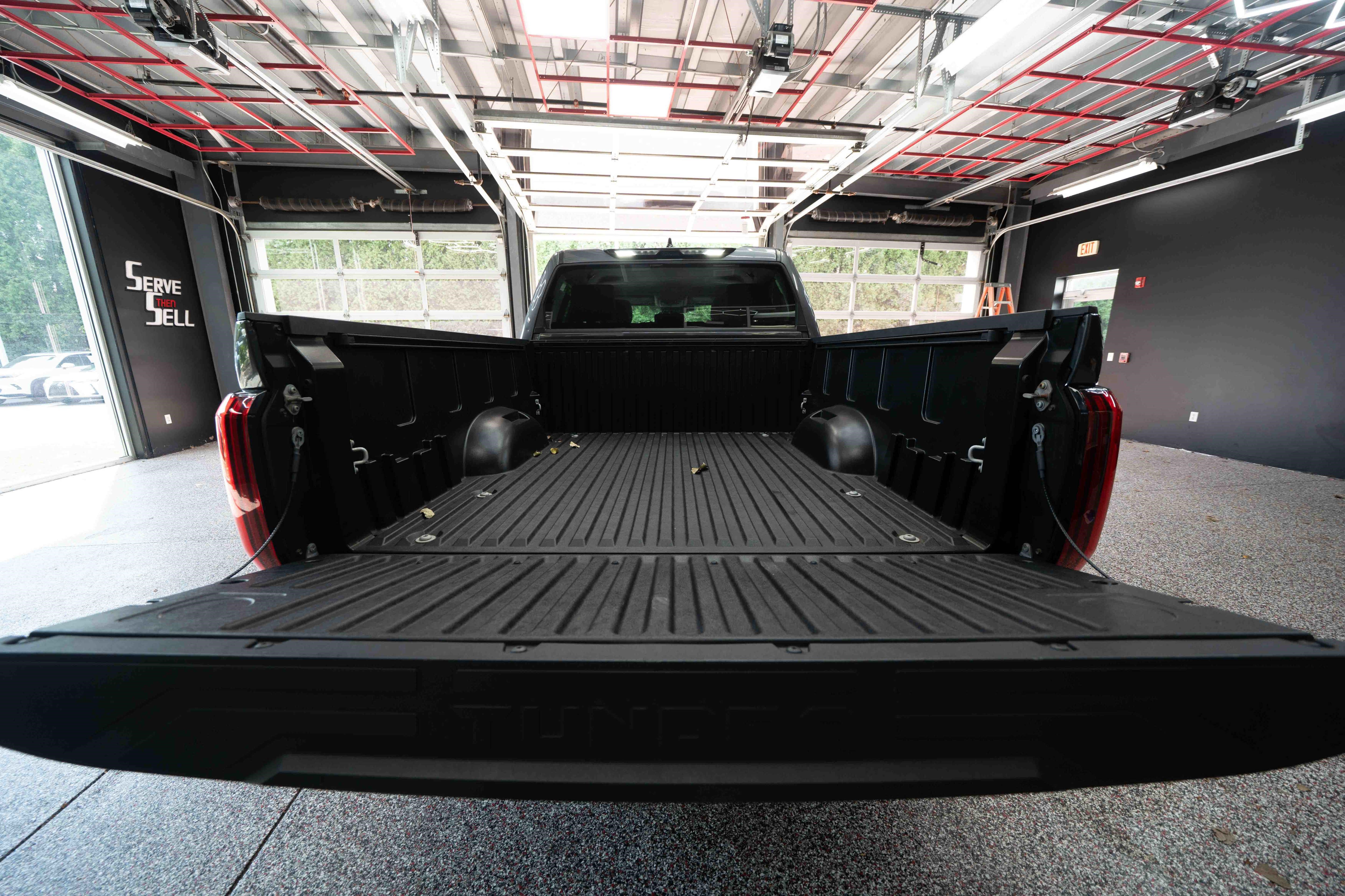 Used 2023 Toyota Tundra SR5 w/ SR5 Convenience Package AWD/4WD image 27
