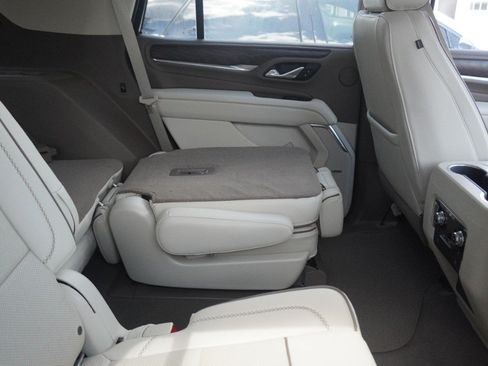 Used 2021 GMC Yukon Denali w/ Denali Premium Package RWD image 11