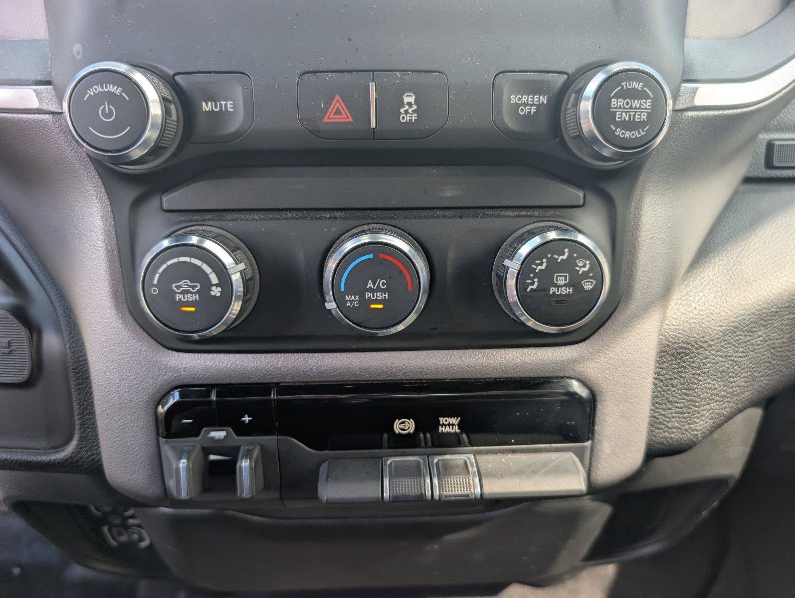 Used 2021 RAM 2500 Big Horn w/ Level 1 Equipment Group AWD/4WD image 20