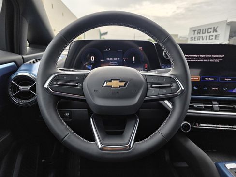 New 2026 Chevrolet Equinox EV LT image 30