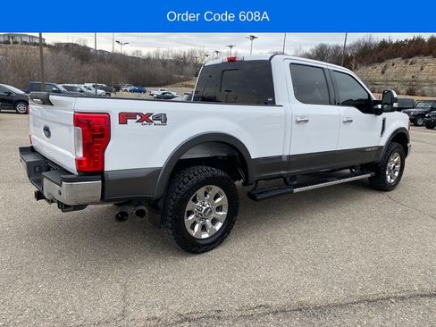 Used 2019 Ford F250 Lariat w/ Chrome Package image 6