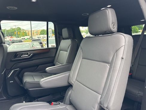 Used 2025 GMC Yukon XL Denali AWD/4WD image 22