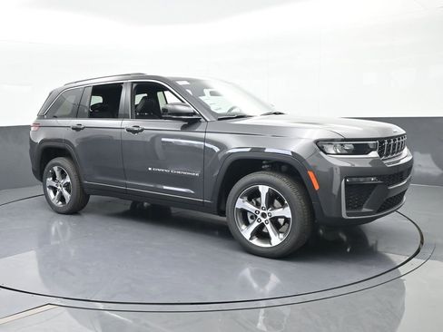 New 2026 Jeep Grand Cherokee Limited AWD/4WD image 8