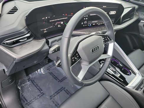 Certified 2025 Audi Q5 Premium Plus w/ Premium Plus AWD/4WD image 2