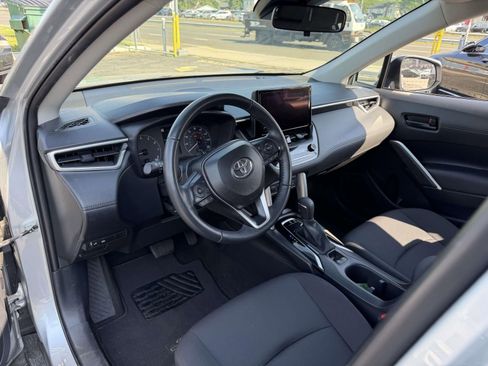 Used 2024 Toyota Corolla Cross LE FWD image 21