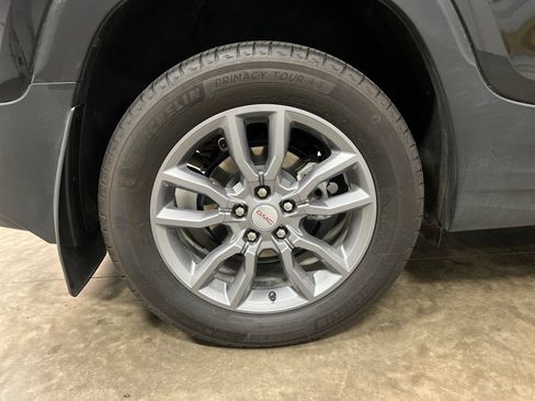 Certified 2023 GMC Terrain SLT w/ Infotainment Package II AWD/4WD image 10