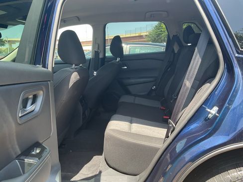Used 2025 Nissan Rogue SV FWD image 13
