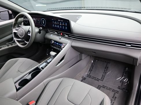 Certified 2023 Hyundai Elantra SEL w/ Convenience Package FWD image 13