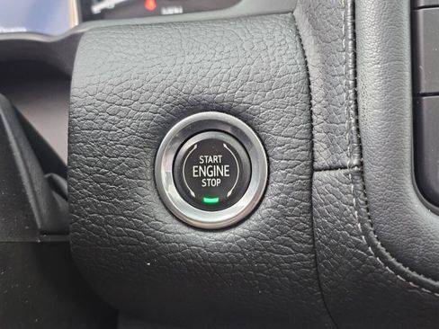 Used 2021 GMC Yukon Denali w/ Denali Premium Package image 43