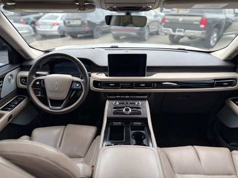 Used 2023 Lincoln Aviator Reserve w/ Equipment Group 201A AWD/4WD image 9