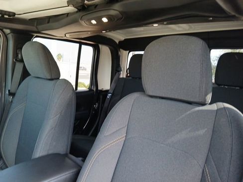 Used 2024 Jeep Gladiator Sport image 26