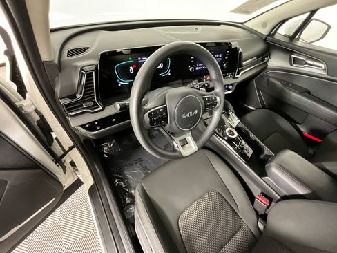 Used 2023 Kia Sportage LX FWD image 15