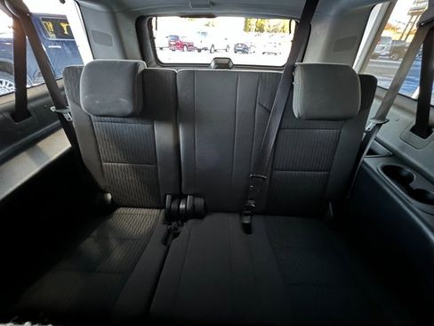 Used 2017 GMC Yukon XL SLE w/ SLE Value Package image 27