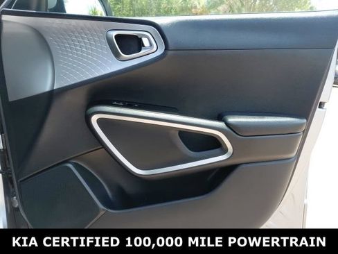 Certified 2025 Kia Soul LX w/ LX Technology Package FWD image 23