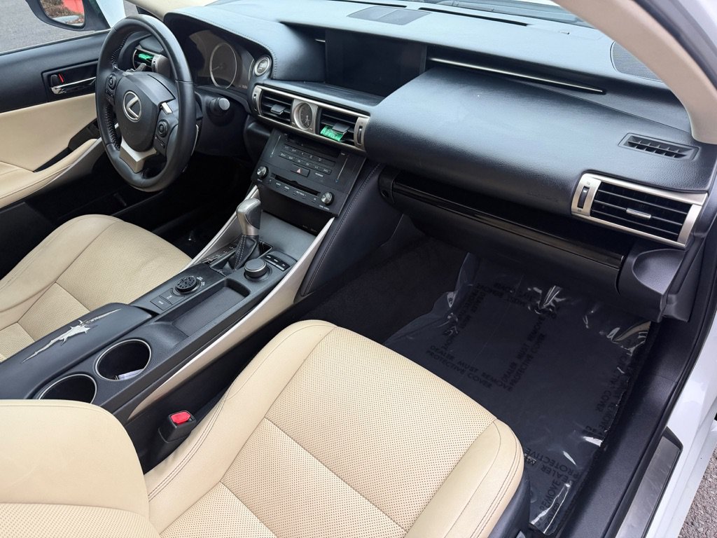 Used 2015 Lexus IS 250 RWD image 10