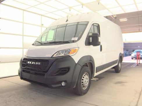 Used 2024 RAM ProMaster 2500 w/ Convenience Group FWD image 3
