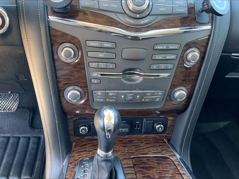 Used 2018 Nissan Armada Platinum w/ Interior Lighting Package RWD image 31