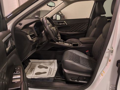 Used 2023 Mitsubishi Outlander SEL image 19