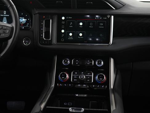 Used 2022 GMC Yukon XL Denali image 14